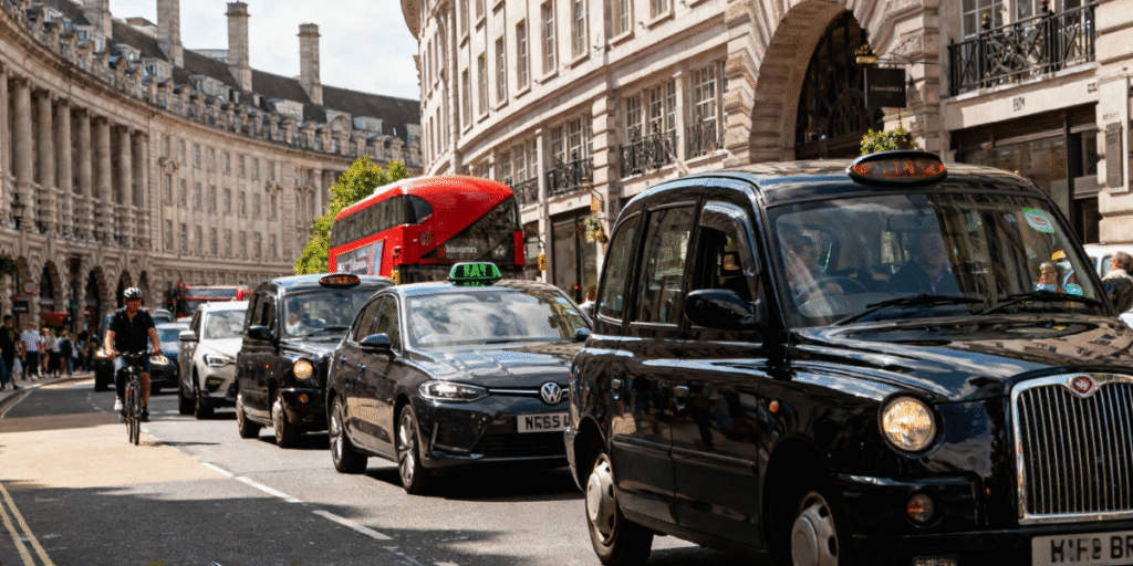 Taxi in London, Uber, Black Cab, Taxi, or Minicab: Which Is the Best Option?